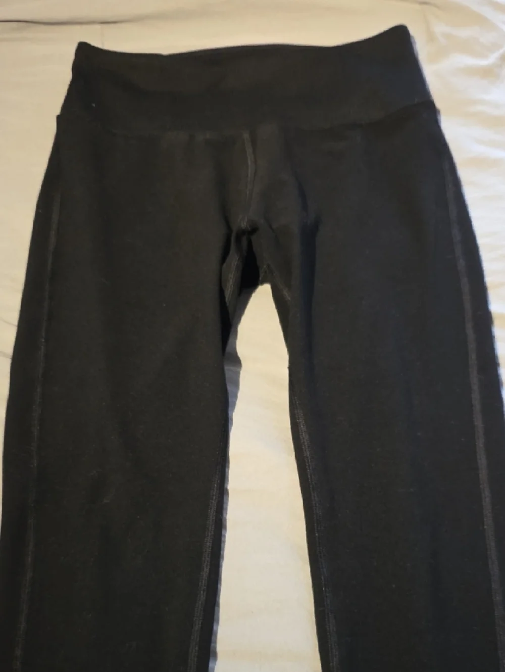 ALO Yoga slim fit